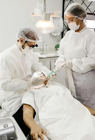 Dépistage précoce grâce à des examens rapides et confortables, pour préserver votre santé et votre sérénité.