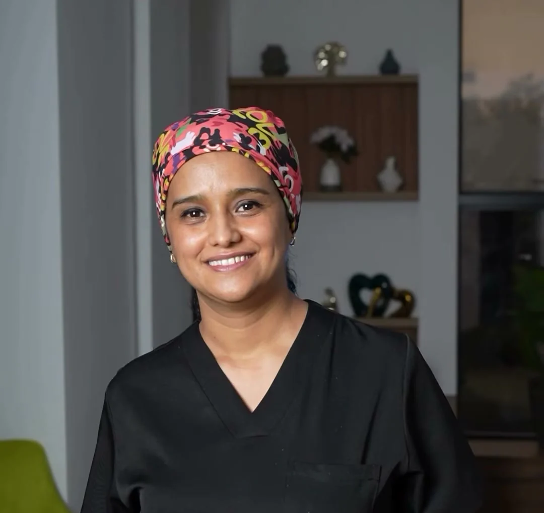 Dr Fatima Azelmat dans son cabinet dentaire à Kénitra