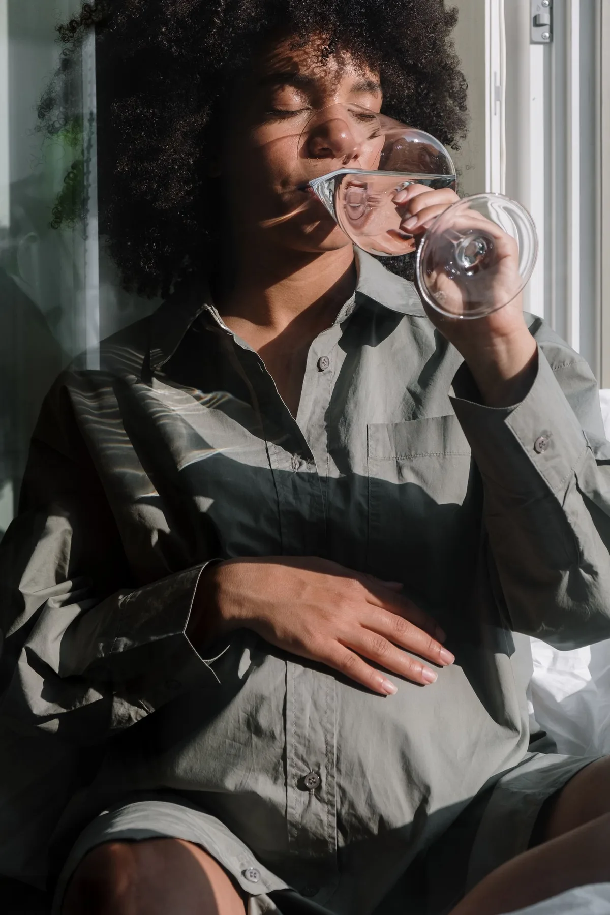 Hydratation pendant la grossesse : photographie avec modèle